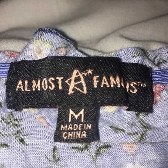 Almost Famous top Womens Medium country blue floral ruffle Coastal Cottage Y2K - Picture 3 of 6